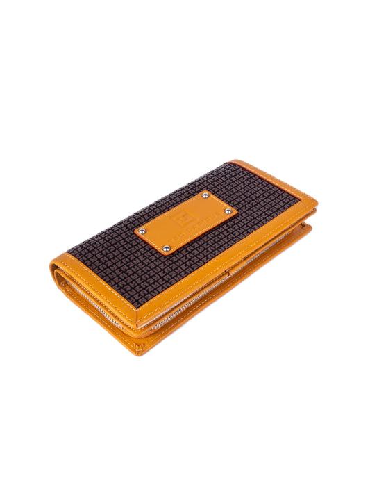 portefeuille en cuir marron ted lapidus fidelio avec le nom et logo au milieu et sa fermeture éclair argentée